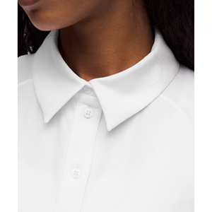 Chemise streetwear blanche personnalisée avec décoration de lettres, 100% coton respirant de haute qualité pour hommes et femmes - Product Image 3