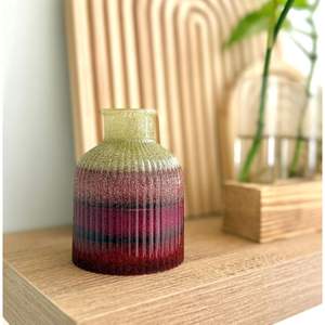 Elegant <b>Resin</b> Flower <b>Vase</b> for Stylish Home Decor - Product Image 6