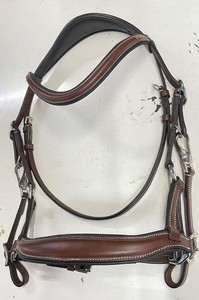 Brida Anatómica de Cuero Marrón Personalizada para Caballo, sin Bocado, con Frentealargador Acolchado Curvo y Alivio de Presión Lateral, Ergonómica para Equitación - Product Image 5