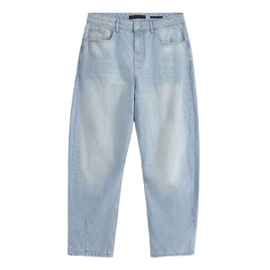 Vaqueros de mezclilla holgados de lavado claro para hombre, de última moda, corte oversize y comodidad relajada, perfectos para streetwear. - Product Image 1