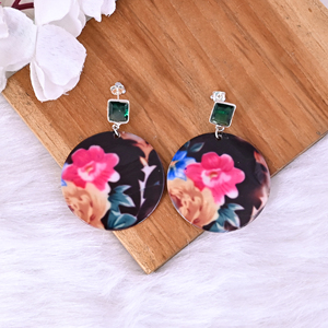 Boucles d'oreilles pendantes en résine avec tourmaline verte hydro et nacre |   Argent sterling 925 - Product Image 2