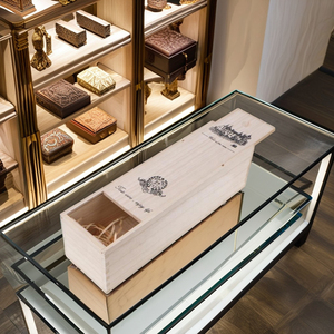 Caja de vino de madera de laminación brillante hecha a mano caja de regalo de botella personalizada grabada y al mejor precio - Product Image 3