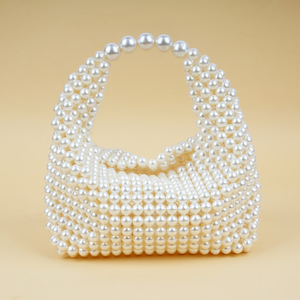 Sac à main de mariage blanc perlé de créateur – Accessoire élégant pour femme, orné de perles faites à la main, idéal pour les soirées, au style vintage classique - Product Image 4