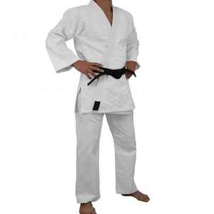 Uniforme de Karate Ligero para un Rendimiento Superior, 100% Algodón, Duradero y Transpirable, Unisex, con Laterales Resistentes - Product Image 2