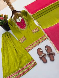 Nuevo Diseño de Top y Dupatta Reversible Elástico hasta la Rodilla con Cristal Romano Sólido y Trabajo de Espejo Real para Fiesta - Product Image 5