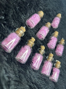 Venta al por Mayor de Colgantes de Cuarzo Rosa Natural de Alta Calidad, Tallados y Grabados con Temática de Amor, Regalos para Bodas y Festividades para Hombres y Mujeres - Product Image 4