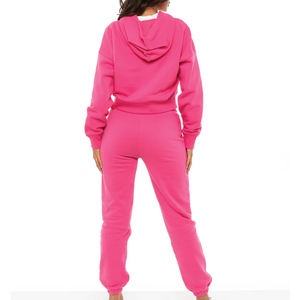 Ensemble sweat à capuche et jogging personnalisé avec logo pour femme – Tenue athleisure idéale pour la gym, le yoga et les journées de détente – Confortable et tendance - Product Image 4