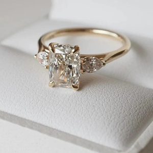 Bague de mariage de luxe pour femme, diamant de laboratoire taille coussin de 3 carats, couleur D, plaqué or 14K, certifiée IGI, Global Gems R02849 - Product Image 4