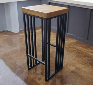 Juego de 2 Taburetes de Bar Estilo Rústico Industrial con Respaldo, Estructura Metálica, Asiento de Madera, Sillas Altas para Barra, Cocina, Isla, Comedor, Estilo Vintage - Product Image 1