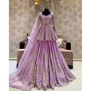 Atractivo Conjunto de Top y Lehenga con Bordado de Georgette y Lentejuelas con Dupatta Color Lavanda - Product Image 1
