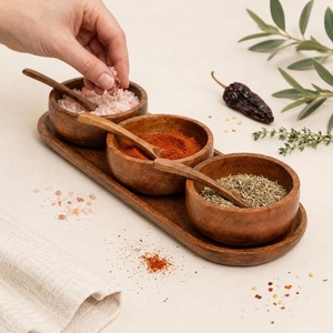 Ensemble de bols à condiments en bois d'acacia faits à la main avec plateau de service ovale et cuillères, service écologique pour la maison et la restauration - Product Image 5