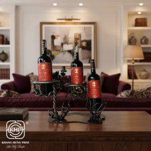 Moderno Estante para Vinos de Hierro Forjado de Tres Pilares, Escultura Artística, Metal Forjado a Mano, Decoración para el Hogar, Personalizable, Soporte de Exhibición para Cumpleaños - Product Image 2