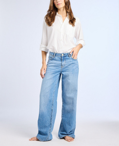 Jean décontracté pour femme, taille mi-haute, coupe large, bleu clair, en denim respirant et confortable - Product Image 1