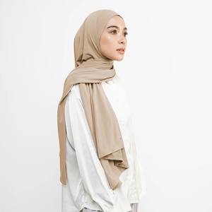 Wholesale Stretchy Breathable Cotton Jersey <b>Scarf</b> for Muslim Women Four-Way Stretch Turkish Style Custom OEM Fashion <b>Scarves</b> - Product Image 4