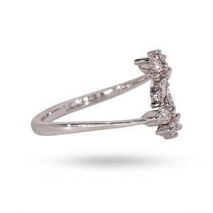 Bague de mariage tendance en or jaune 14 carats avec diamant marquise de laboratoire HPHT, motif floral, alliance ouverte empilable - Product Image 4
