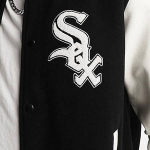 Fabricant de vestes universitaires d'hiver sur mesure OEM, veste de baseball de qualité supérieure, corps en laine, manches en polyester, broderie du logo sur le devant - Product Image 5