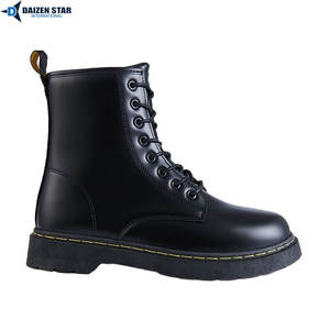 Bottes d'uniforme pour enfants en cuir verni synthétique à marque privée, coutures durables, confort longue durée - Product Image 2