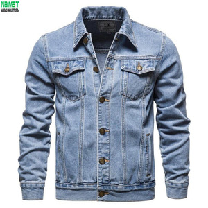 Ropa de Trabajo Resistente con Bolsillos Utilitarios, Estilo Estructurado y Limpio, Prenda de Color Oscuro para Otoño - Product Image 3