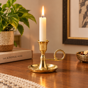 Candelero Alto de Latón Hecho a Mano con Asa Lateral, Soporte Decorativo para Velas, Decoración para Mesa del Hogar - Product Image 3