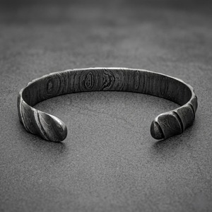 Bracelet manchette personnalisé en acier Damas, gravé avec le nom de l'homme, cadeau en forme de lune, bague d'engagement, cadeau pour lui - Product Image 6