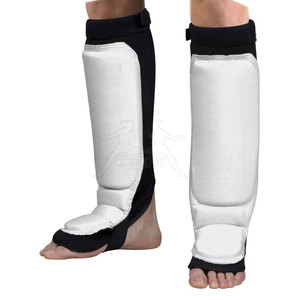 Low Price <b>Shin</b> <b>Pad</b> With Strong Construction And Thick Padding For Athletic Activities And Practice Applications <b>Shin</b> <b>Pad</b> - Product Image 2