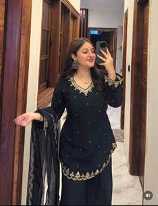 Ensemble Salwar Kameez ethnique indien pakistanais de créateur, tendance, neuf, avec haut, bas et dupatta, travail artisanal, prix avantageux, pour femme moderne et rapide à porter. - Product Image 4