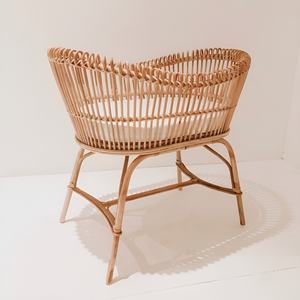 Lit bébé en rotin, très vendu, essentiel pour les bébés, berceau en matériaux naturels pour les tout-petits - Product Image 2