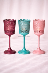 Portavelas votivas metálicos marroquíes orientales grabados con soporte largo – Juego de 3 (marrón, rosa y verde azulado) - Product Image 2