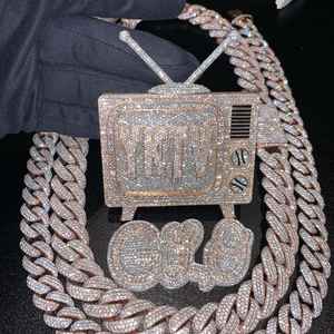 Colgante de letra con radio FM de moissanita VVS con incrustaciones de circonitas, de plata 925, estilo Hip Hop, bilingüe, joyería de moda, colgante inicial de dos tonos - Product Image 4