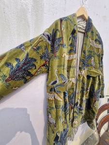 Chaqueta Kimono de Terciopelo con Estampado de Selva Verde, Abrigo Largo para Mujer, Bata de Lujo Hecha a Mano, Ropa de Abrigo de Invierno - Product Image 5