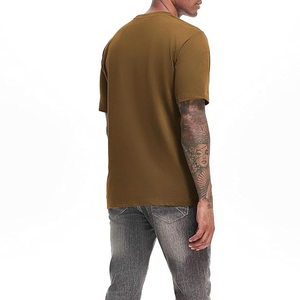 Camiseta con Estampado Gráfico Atrevido para Hombre, Cuello Redondo, Corte Holgado, Manga Corta, Estilo Casual Urbano, Camiseta con Estampado Elegante - Product Image 2
