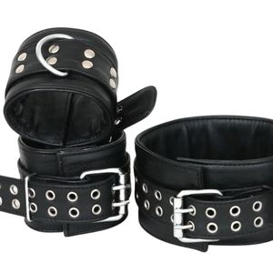 Conjunto de Collar y Esposas de Cuero Negro con Hebillas y Anillos Metálicos - Product Image 2