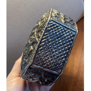 Bolso de Mano Artesanal de Metal Antiguo Estilo Vintage con Grabado Floral, Bolso de Noche Retro para Bodas y Fiestas - Product Image 4