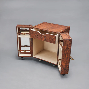 Estante para Vino de Cuero de Alta Calidad, Color Marrón, con Ruedas, Mueble de Almacenamiento para Bar en Casa u Hotel, Personalizable, Bajo Costo - Product Image 5