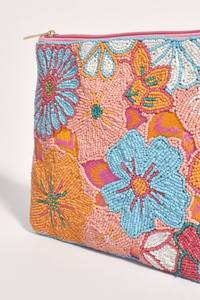 Pochette à monnaie perlée d'inspiration bohème avec broderie créative et caractère artisanal distinctif - Product Image 3