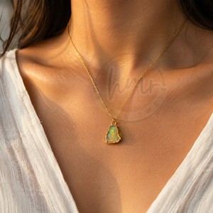 Pendentif en opale d'Éthiopie naturelle plaqué or, breloque en tranche d'opale brute, collier fait main, bijoux en pierres précieuses plaquées or - Product Image 3