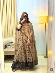 ชุดเดรส Fox Foux Georgette Gwon&Pent&dupatta สีแดง พร้อมผ้าคลุมไหล่ แบบยาวถึงพื้น ยืดหยุ่นได้ กลับด้านได้ ไม่ยับ แห้งเร็ว ทรงปกติ - Product Image 2