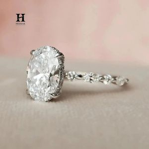 Anillo de compromiso de lujo con diamante cultivado en laboratorio de corte ovalado, conjunto de oro blanco de 14K con racimo de marquesa y redondo, apilable para novia - Product Image 5