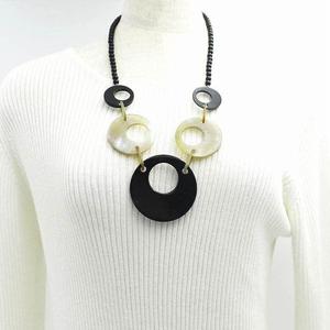 Collar de Cuerno Natural Elegante para Mujer, Marca HF Crafts 2025, Impermeable, Hecho a Mano, Diseño Moderno, Excelente Calidad para Fiestas - Product Image 3