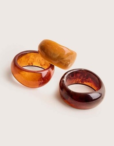 Ensemble de bracelets en résine de qualité supérieure pour femmes, bracelet de poignet élégant en acrylique - Product Image 1