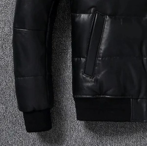 Chaqueta de Invierno para Hombre con Capucha y Bloques de Color, Cuello Alto, Cierre de Cremallera, Cortavientos, Ajuste Holgado Informal, Relleno de Poliéster - Product Image 2