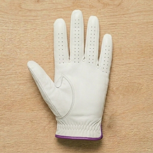 ถุงมือหนังกอล์ฟแบบกำหนดเอง OEM ระบายอากาศได้ดี จับกระชับมือ ปักลายปิดผนึก ผู้ผลิตอุปกรณ์กอล์ฟแบรนด์ส่วนตัว - Product Image 3