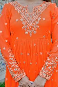 NOUVEAU SALWAR KAMEEZ LONGUEUR PLIANTE AVEC DUPATTA, IMPRIMÉ GAUFRÉ, COULEUR ORANGE, MANCHES LONGUES, STYLE MODERNE POUR SOIRÉES ET TOUTES SAISONNIES - Product Image 4