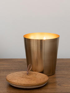 Pot à bougie luxueux fait main, contenant parfumé, finition dorée élégante, boîte de rangement réutilisable avec couvercle en bois rustique - Product Image 6