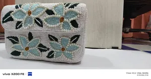 Bolso de mano con cuentas hecho a mano, elegante y asequible para damas, ideal para bodas, fiestas y festivales. - Product Image 5