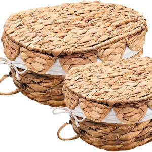 Juego de 2 Cestas Redondas de Mimbre con Tapas Festoneadas, Asas y Forros Extraíbles - Cestas Decorativas Tejidas a Mano de Jacinto de Agua - Product Image 1