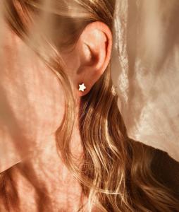 Boucles d'oreilles clous étoile miniature en or massif 10k 14k 18k, solitaires 7mm, délicates, minimalistes, modernes, pour usage quotidien, bijoux fins, cadeaux - Product Image 6