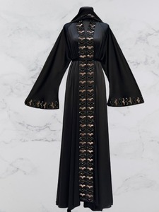 Abaya longue noire respirante 2026 avec détails brodés sur les manches, col châle, manches longues, tenue modeste pour mariage et prière - Product Image 2