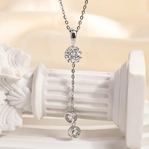 Nueva Colección, Collar con Colgante de Moissanita Redonda de 2.0 Quilates en Plata de Ley 925, Cadena de Eslabones Chapada en Oro Blanco de 18K para Mujer - Product Image 1