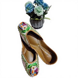 BS INTERNATIONAL Golden Embroidery Flower Designing Traditional Fashion Trend Girls Handcrafts Genuine Leather Shoes Custom Logo - Product Image 3